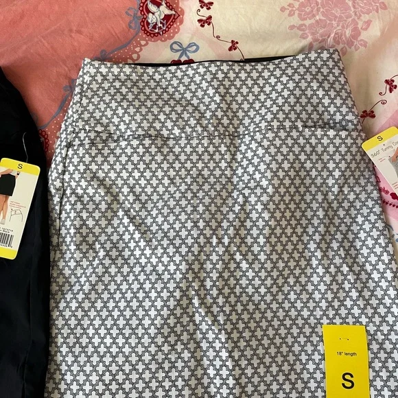 BUNDLE! 2 tennis skirts with pockets - Picture 6 of 9